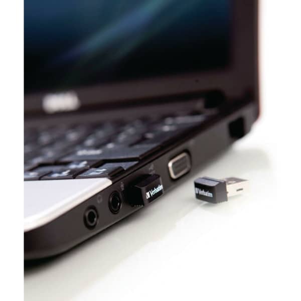Verbatim Muistitikku USB 2.0 32 GB Musta